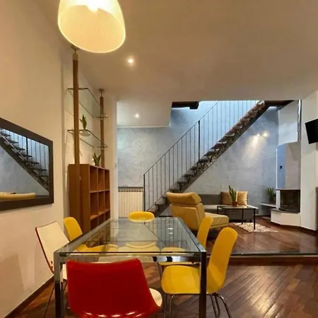 Spacious & Comfortable Apt, Near Station Milan