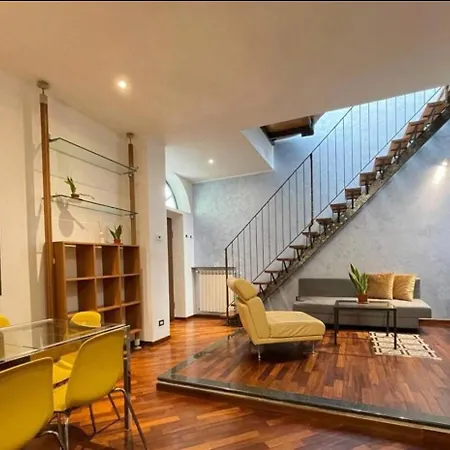 Spacious & Comfortable Apt, Near Station * Milan